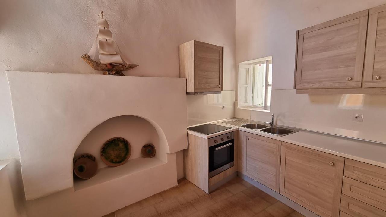 Kozas Art House, Symi Apartment ภายนอก รูปภาพ